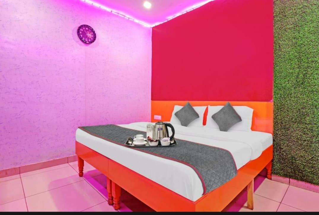Hotel Small Town Delhi (National Capital Territory of India)