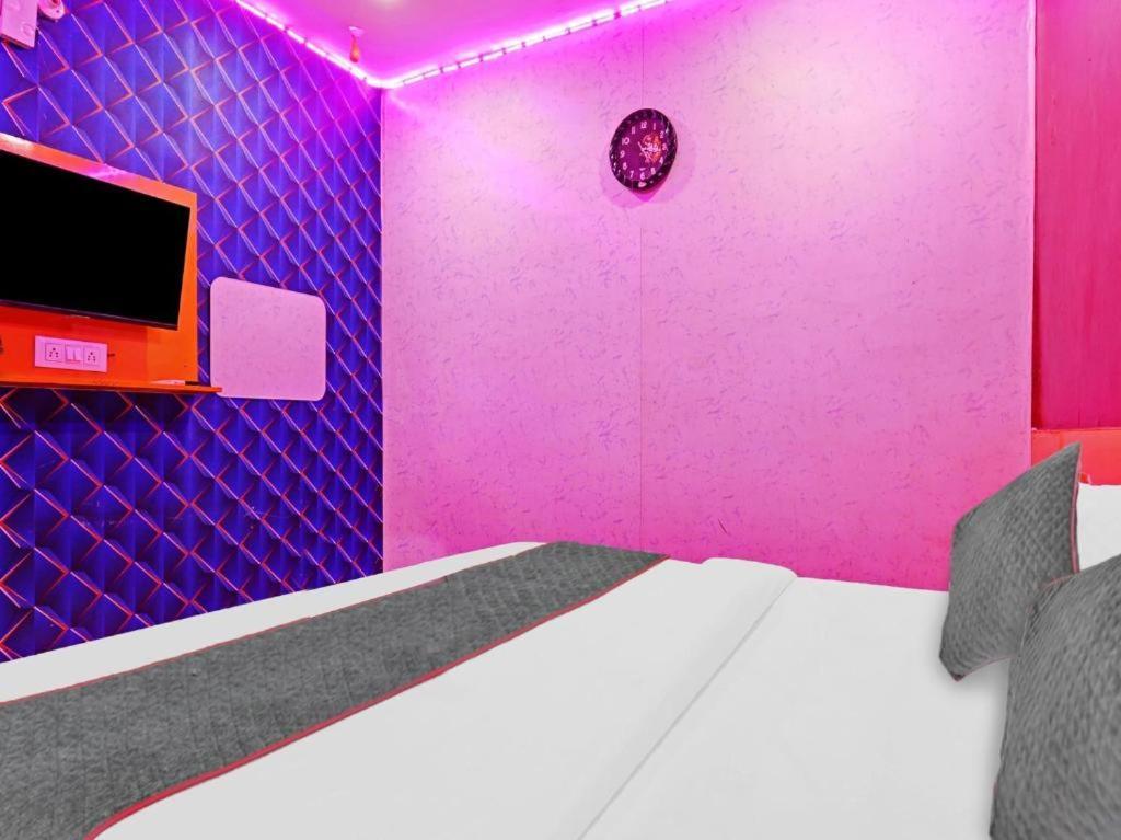 Small Town Hotel *