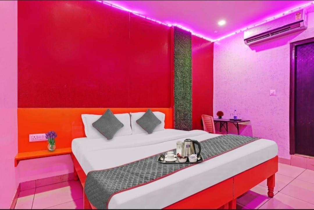 Hotel Small Town Delhi (National Capital Territory of India)